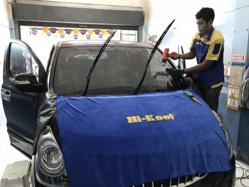 ติดฟิล์มนิรภัยกรองแสงรถยนต์